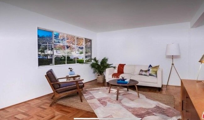 Living room - 5414 Village Grn Unit 5414 Village Green