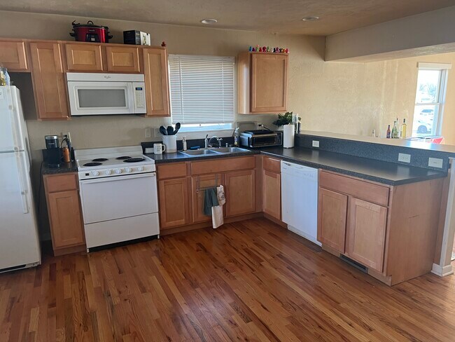 Photo - 361 S Scott St