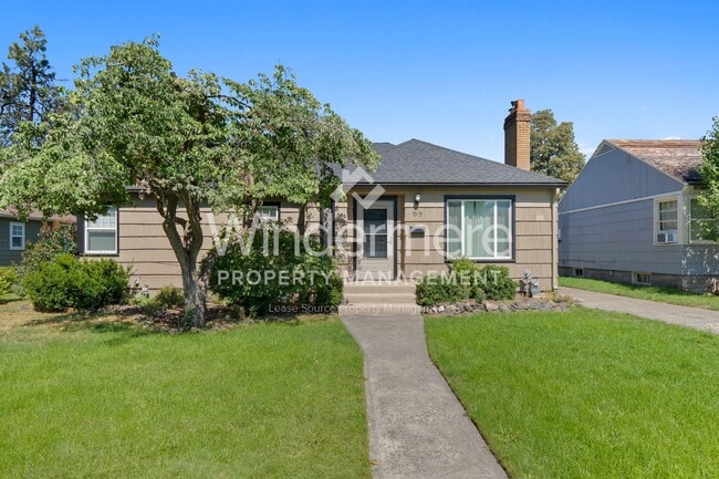 Building Photo - 4 Bedroom 2 Bath Home On The South Hill