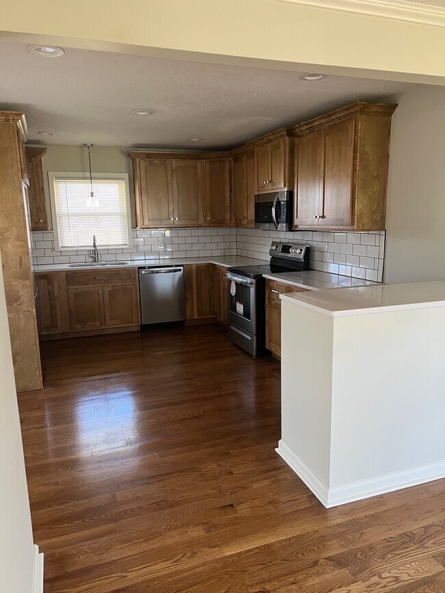 Photo - 705 Hampton Dr