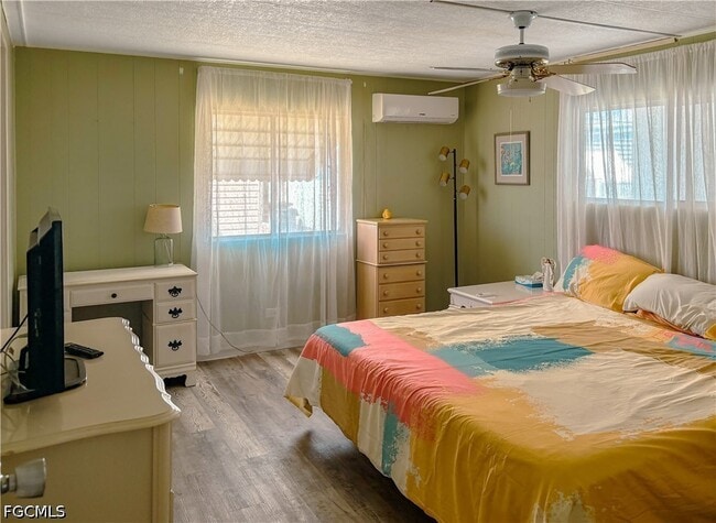 Photo - 5558 Sir Walters Way