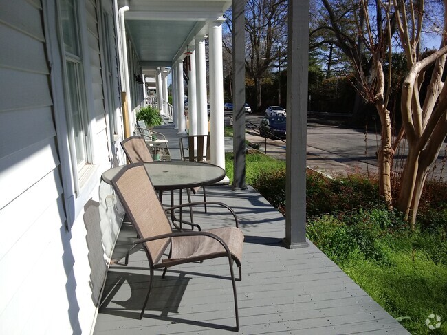 Building Photo - 2108 Parkwood Ave Unit #1 Rental
