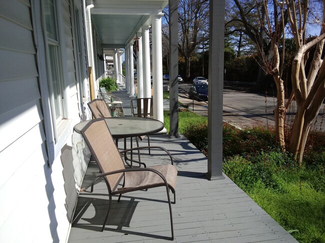 Private front porch - 2108 Parkwood Ave Apartment Unit #1