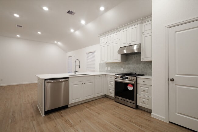 Photo - 27011 Aurora Gdn Ln