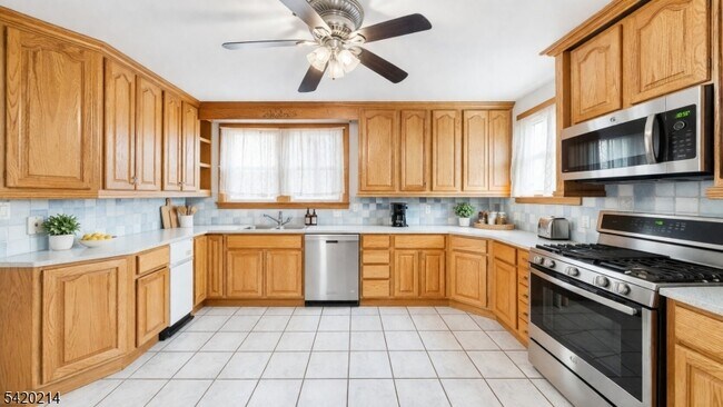 Photo - 1019 Salem Rd