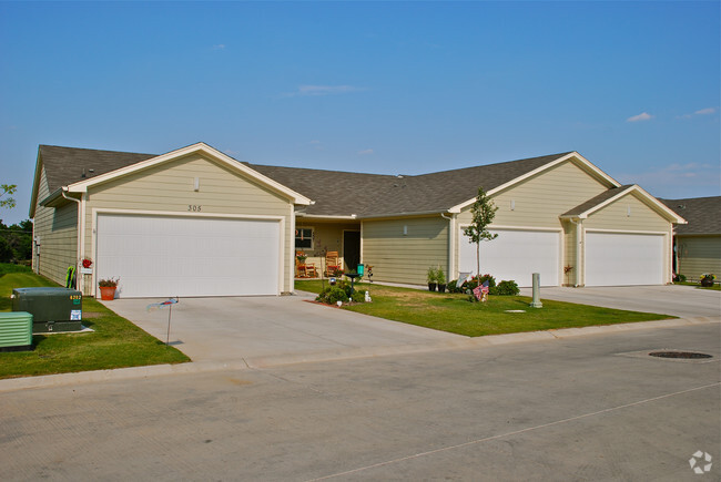 Building Photo - Gardens of Weatherford Rental