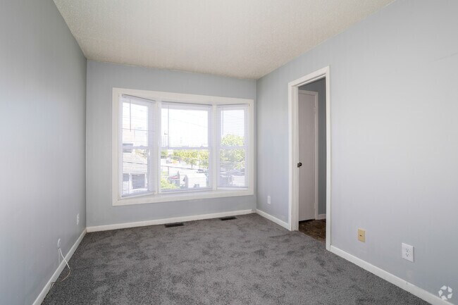 3BR, 1.5BA - 1,129SF - Primary Bedroom