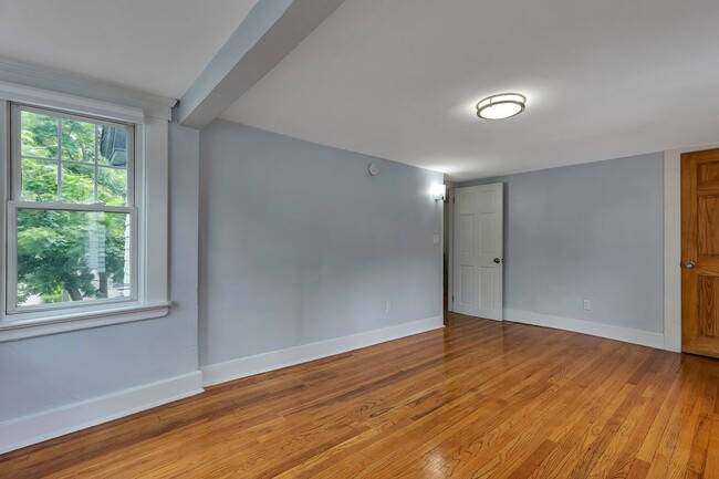 Photo - 401 Crown St Unit 401-HOUSE