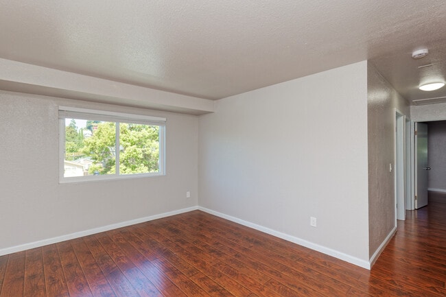 3024 Fruitvale Ave