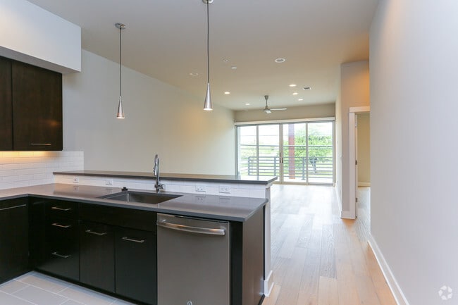 1 BR, 1 BA