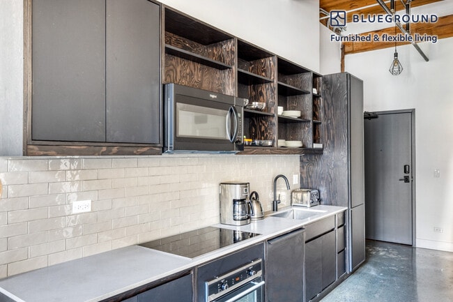 Photo - 2061 N Southport Ave Unidad FL4-ID569