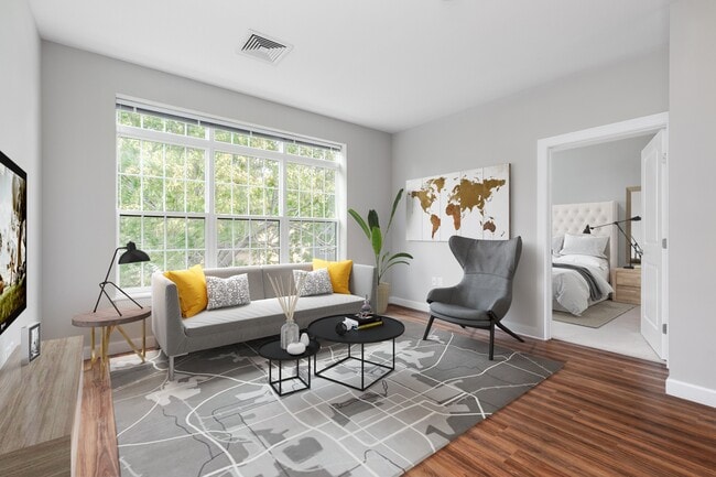 Photo - Halstead Salem Station