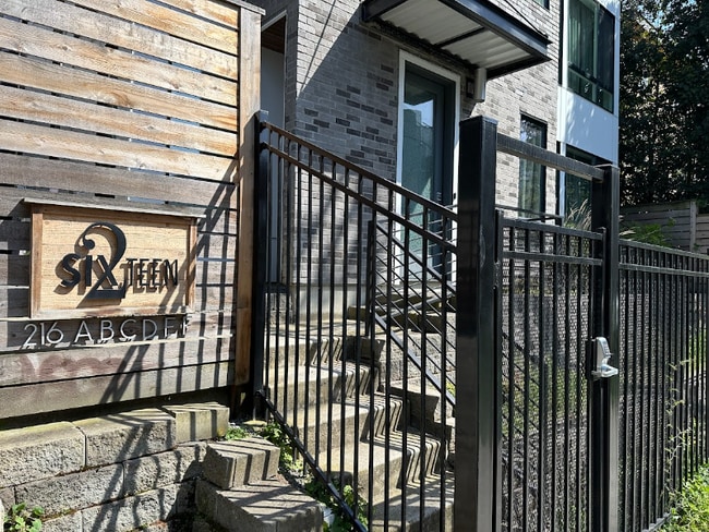 Photo - 216 10th Ave E Townhome
