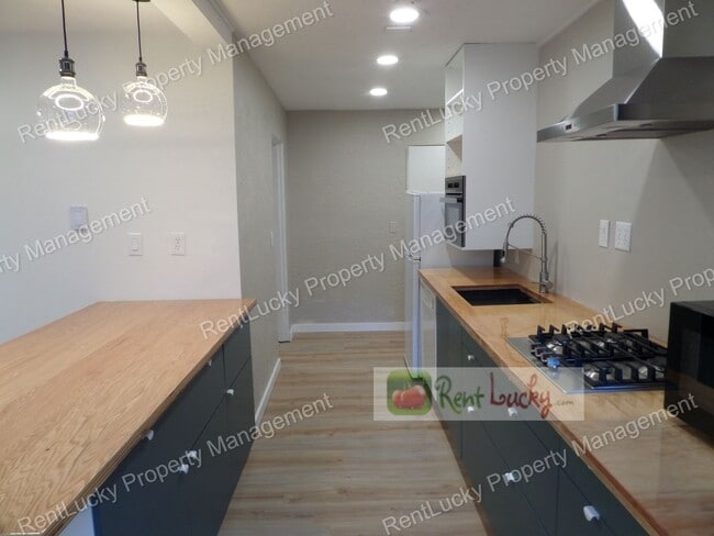 Photo - 2110-2116 NE 85th St Unidad 2110