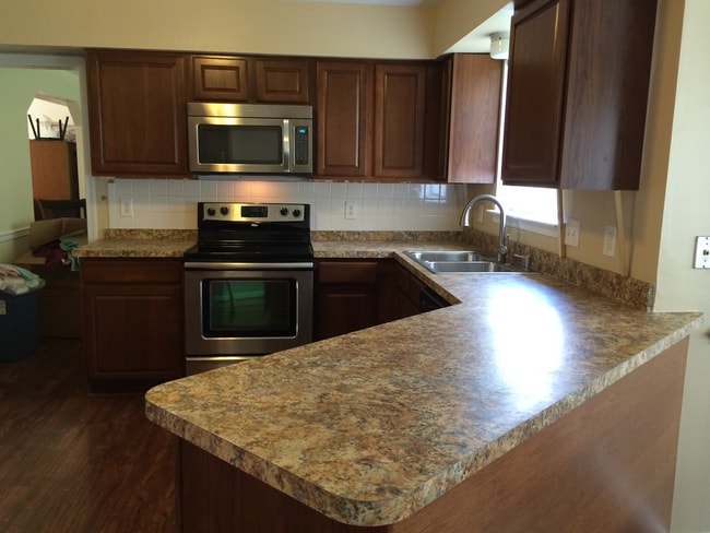 Photo - Highland Parkway