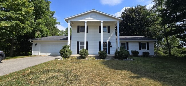 Photo - 819 Elm St