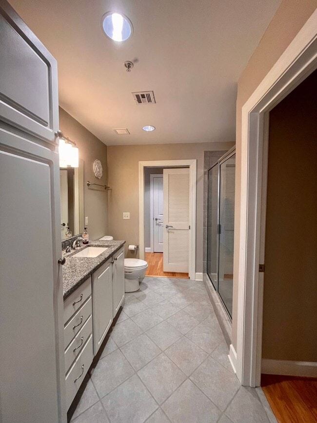 Photo - Beautiful 1 bedroom condo with amenities galore!