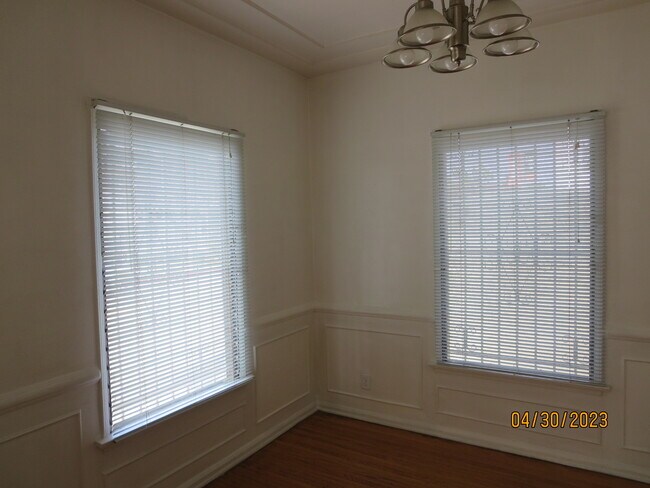 Dining room - 5640 W 6th St Unit A