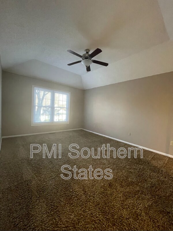 Photo - 400 Dunwoody Dr House