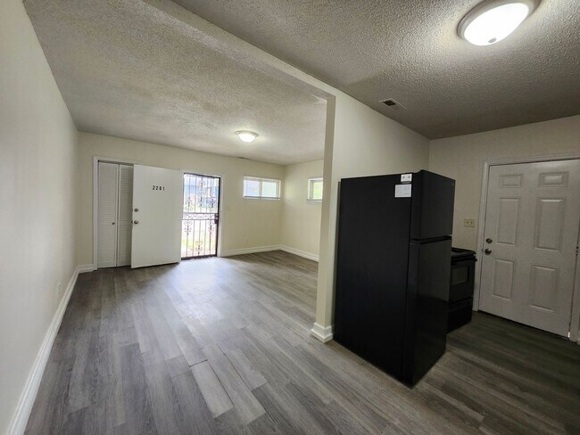 2201-2203 Gilbert St Unidad 2201 Gilbert Street