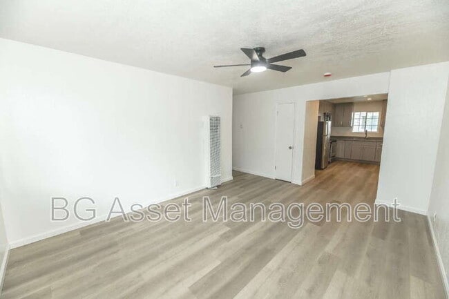 Photo - 2030 Stanton Ave