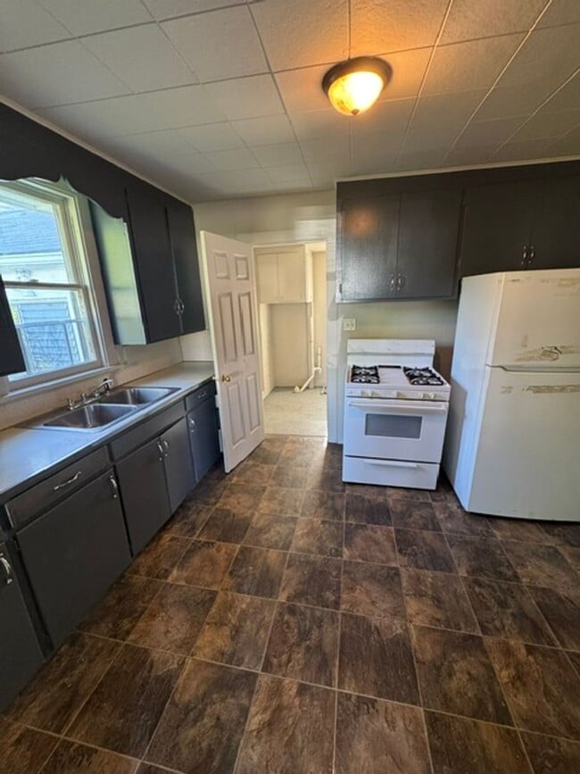 Photo - 5421 Webster St