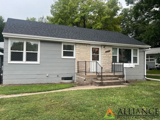 Building Photo - 1845 College Heights Rd Unit 02 (Bsmt)