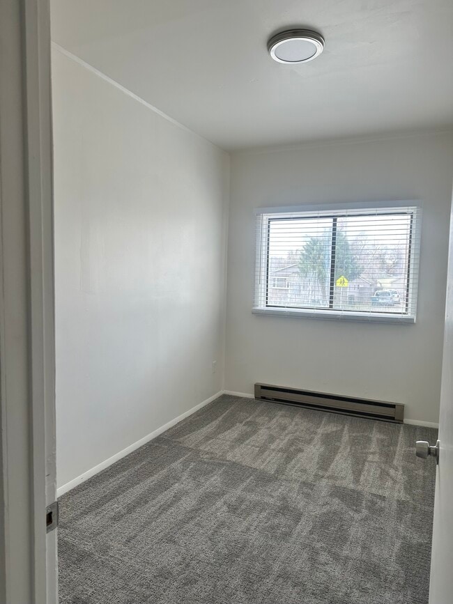 Bedroom - 129 Washington St