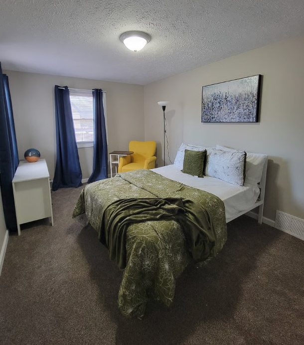 Building Photo - 255 Hague St