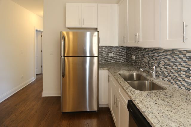 Photo - 1656 W Erie St Unidad S4