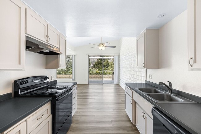 55120 Airlane Dr Unidad 3B