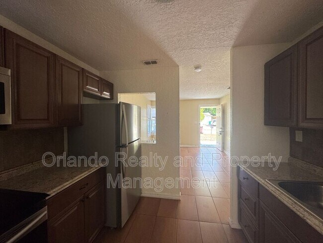 Photo - 636 Columbia St