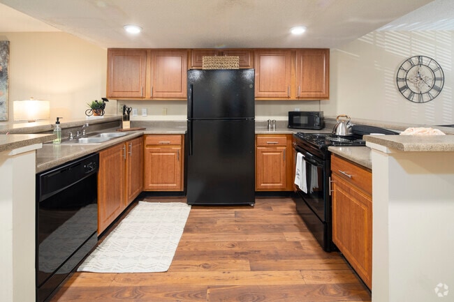 2BR, 2BA - 1,150 SF