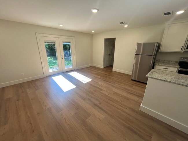 Photo - 101 Hillcrest Dr