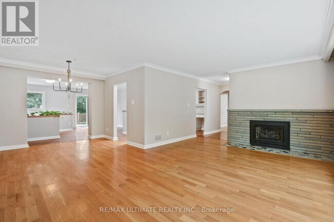 Photo - 121 Elvaston Dr