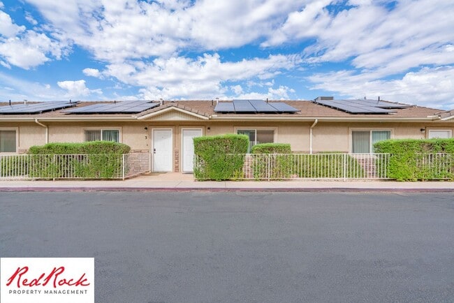 Photo - Spacious 3 Bedroom Townhome in Central St....