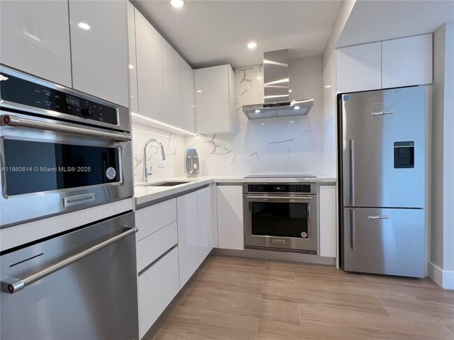 Building Photo - 1881 Middle River Dr Unit 207 Rental