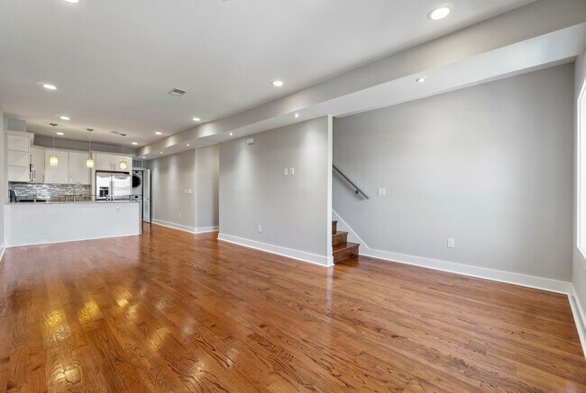 Photo - 2118 4th St NE