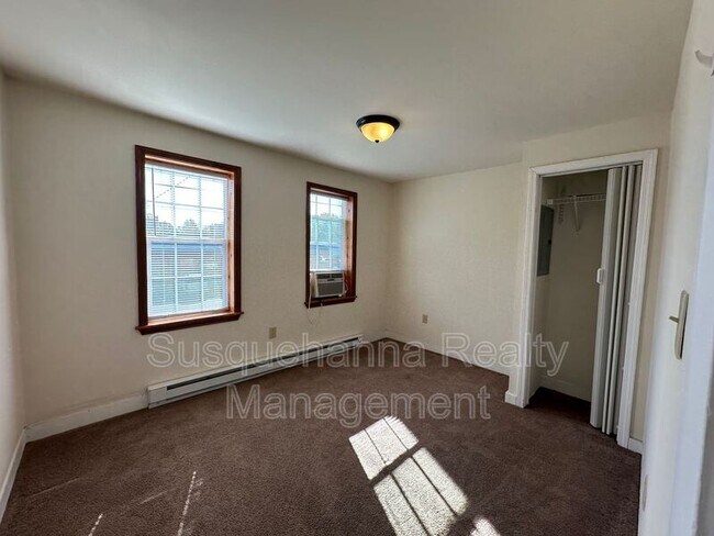 Photo - 317 W Main St