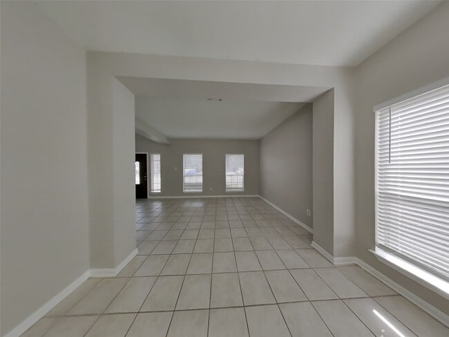 Photo - 5911 Klamath Falls Ct