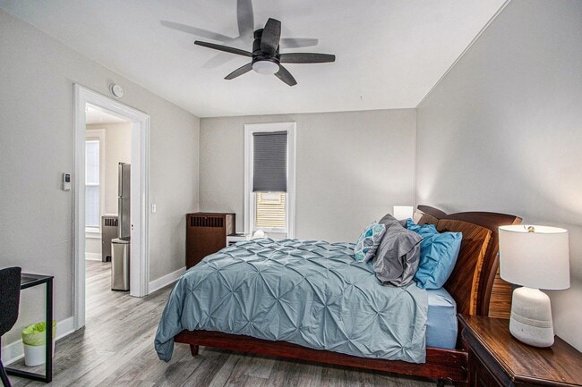 Building Photo - $1350 Tastefully furnished 1BR Apartment |... Unit #2