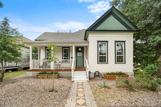 Photo - 2019 Crockett St House