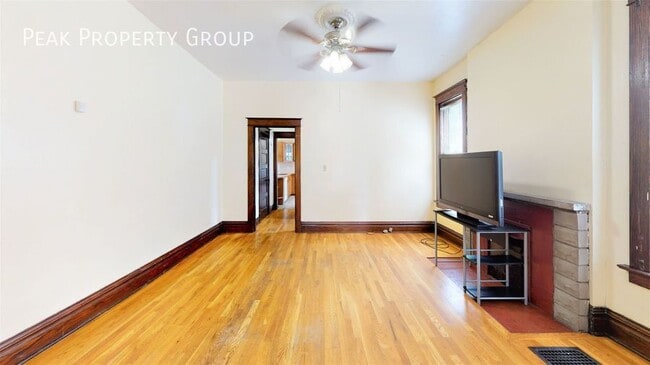 Photo - 2074 Summit St