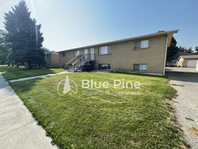 Building Photo - 1491 Mountain View Ln Unit 1