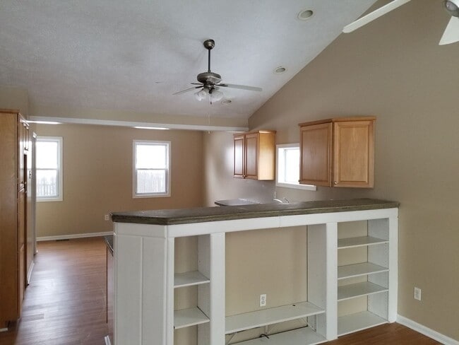 Photo - 321 Estall Rd