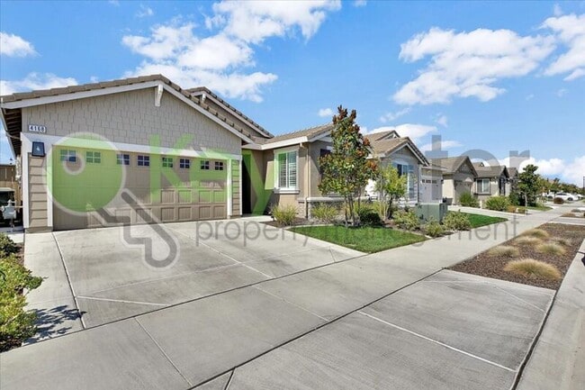Photo - 4168 Gossamer St