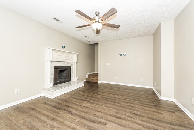 Photo - 1435 Tuffnell Dr