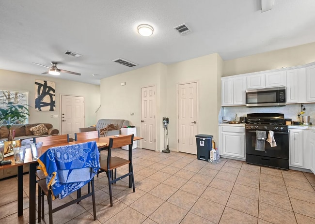 Photo - 1118 Linden St