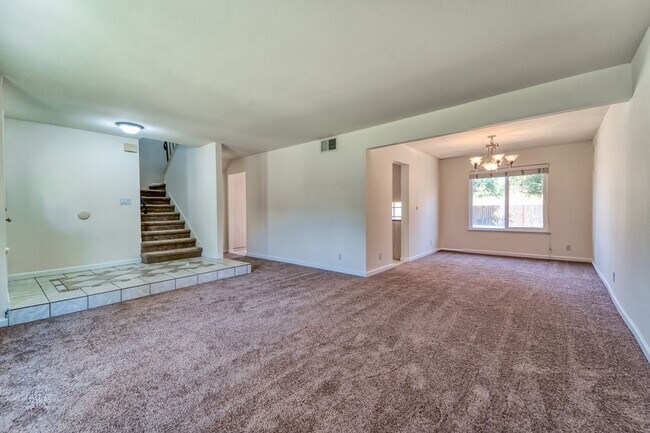 Photo - LARGE 5-bedroom 3 bath home in a great loc...