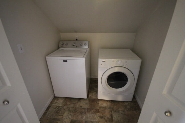 1230-1232 NW Ogden Ave Unit Ogd1232